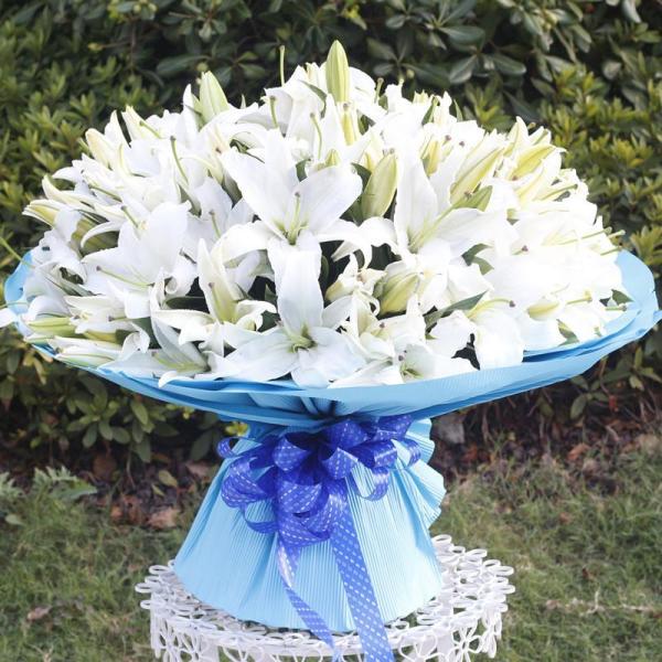 五二零 鲜花速递全国 99朵白香水百合花束 生日鲜花快递全国 同城鲜花