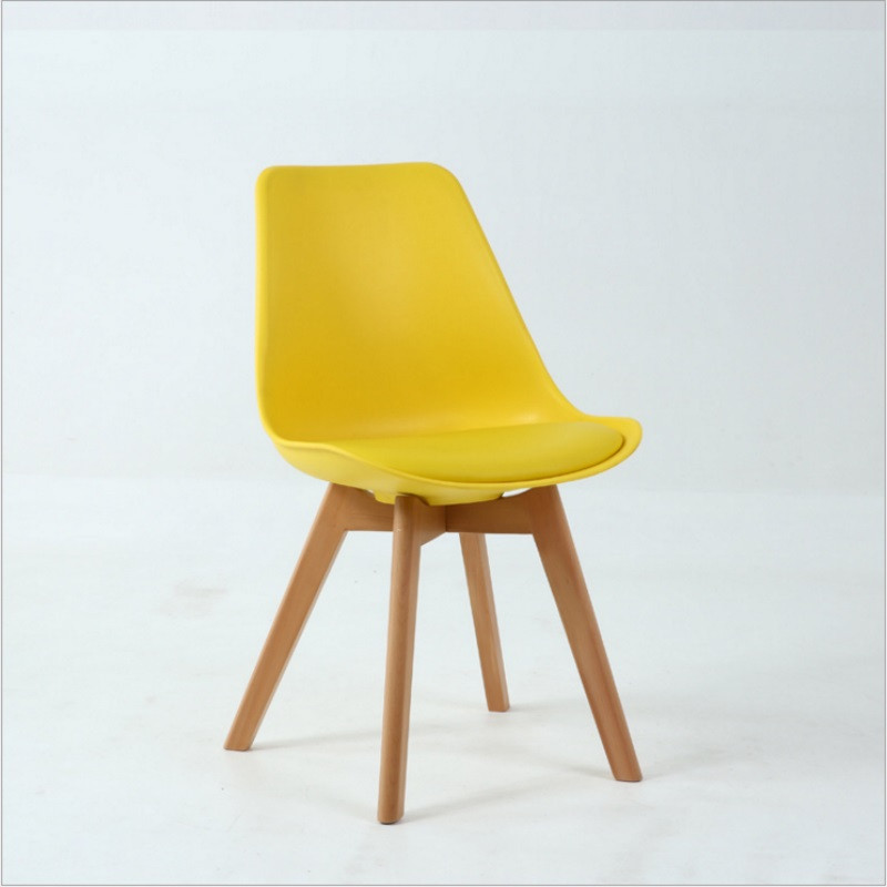 京好 伊姆斯休闲椅 北欧靠背椅办公家用现代简约环保彩色塑料实木休闲餐椅C136 黄色