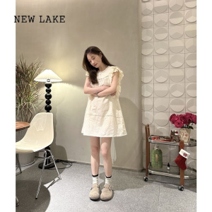 NEW LAKE白色小飞袖连衣裙女子夏季2024年新款小众设计感显瘦茶歇法式短裙