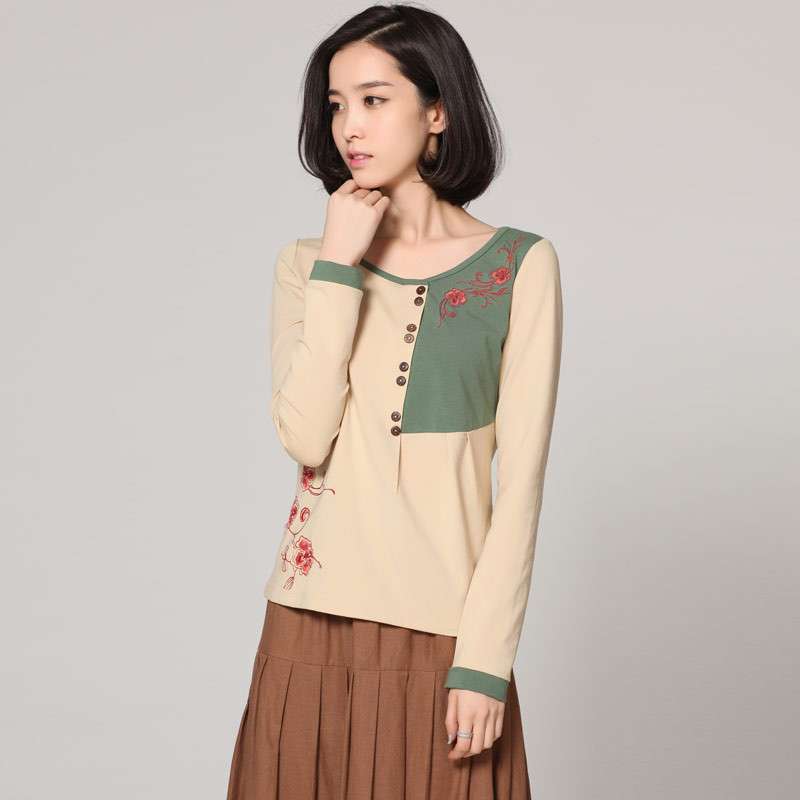 俏艺 2015春款新品 韩版圆领撞色拼接订钮刺绣长袖修身t恤女 1981 杏黄色 S