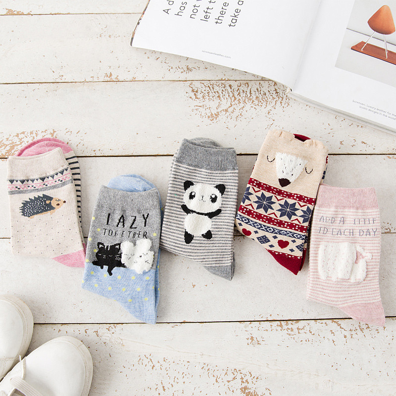 初愫秋冬日系卡通学院风中筒优质棉女袜子5双装 均码 有只刺猬