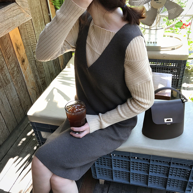 18款式樱子定制2018早春力荐敲实穿型百搭淑女V领中长款针织连衣裙 L 莓粉色