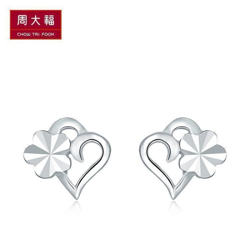精品周大福珠宝首饰心形车花925银耳钉 240元