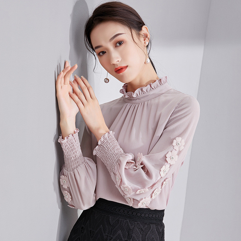 子沫雨JMOORY洋气小衫女2018秋装新款木耳边立领花朵钉珠长袖雪纺衫上衣 皮粉色 S