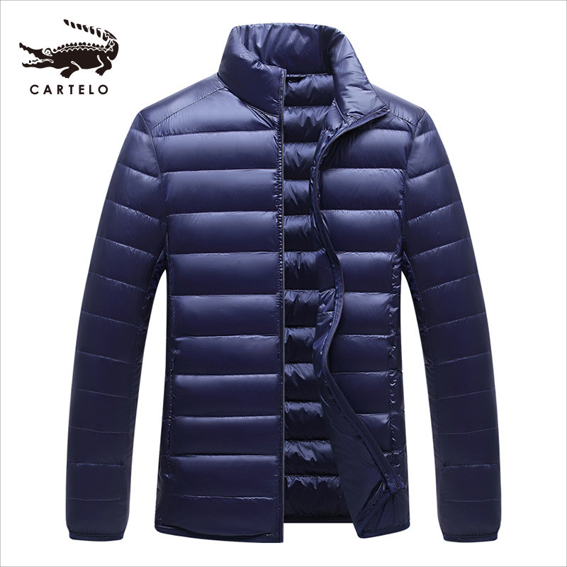 卡帝乐鳄鱼(CARTELO)羽绒服男轻薄短款立领90%白鸭绒保暖外套BBZ182 3XL 藏青