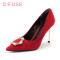 迪芙斯(D:fuse)绒面羊皮革金属饰扣尖头高跟细跟时尚单鞋女DF83111783 红色 35码