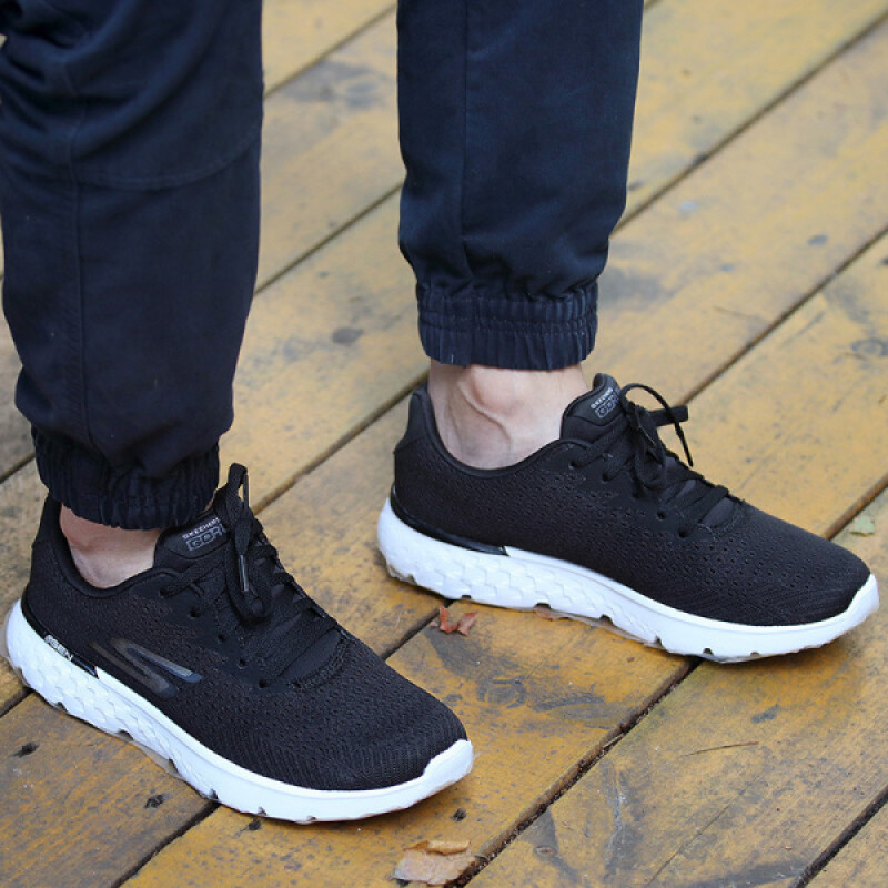 斯凯奇（SKECHERS）男鞋运动鞋春季GORUN400轻质回弹缓震透气休闲跑步鞋54354 54354-BKW（男） 10.5（44码）