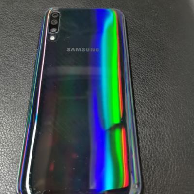 SAMSUNG/三星 Galaxy A70 8GB+128GB 镭射黑 全网通移动联通电信全面屏手机 超大屏幕 屏下指纹 双卡双待晒单图