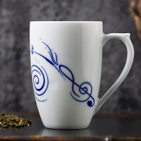 景德镇青花陶瓷茶杯办 公室会议家用水杯不带盖子玲珑 主人杯子送礼咖啡杯 音符-300ml