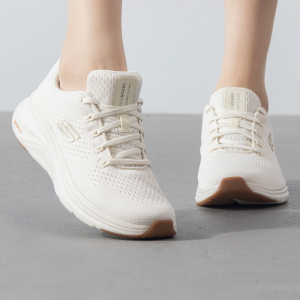 Skechers斯凯奇女鞋新款低帮跑步鞋透气休闲鞋户外运动鞋150024-NAT ZP