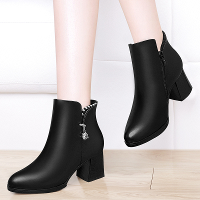 雅诗莱雅韩版粗跟短靴2017冬季新款百搭短筒靴英伦加绒中跟马丁靴皮靴踝靴女靴子