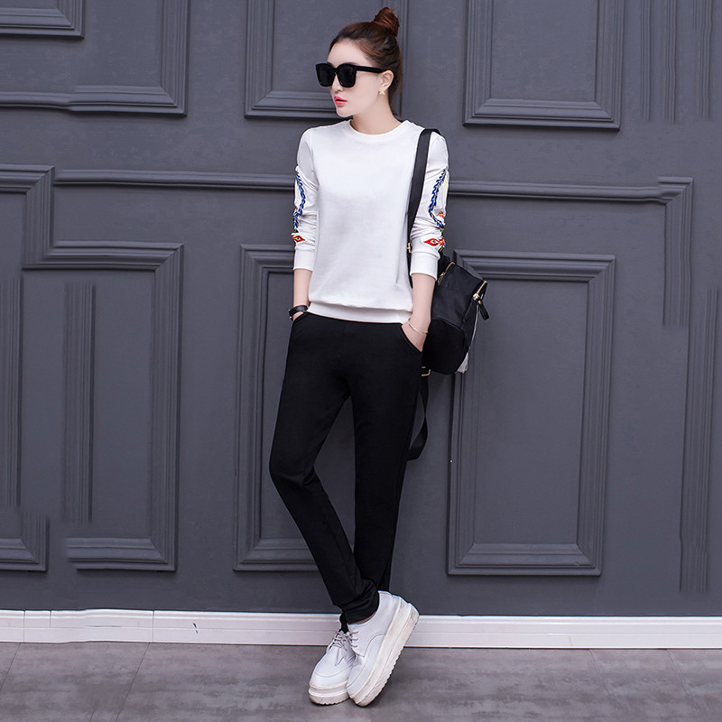 韵诗兰婷2017春季新款女装运动服套装圆领套头绣花卫衣女两件套804