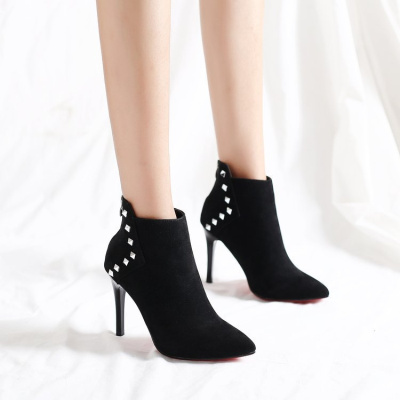 2017秋冬新款尖头细跟高跟女短靴欧美后拉链铆钉马丁靴