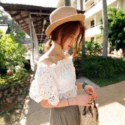 902新款新款一字领上衣女夏韩版蕾丝衫勾花镂空一字肩宽松喇叭袖露肩短袖定制