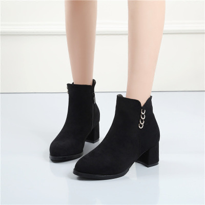 秋冬季新款马丁靴大码女鞋41-43宽胖脚百搭短靴大号女靴4042