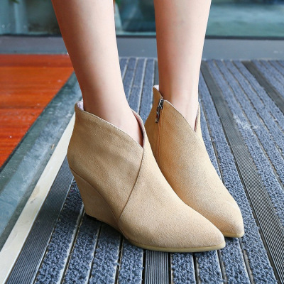 韩版时尚秋季新款磨砂百搭杏色尖头坡跟高跟及裸靴单里女短靴