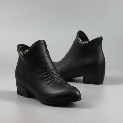 秋冬新款韩版时尚小短靴水钻装饰方跟内增高尖头显瘦加绒女靴裸靴