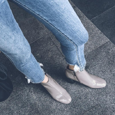 新款方头粗跟短靴女牛漆皮高跟马丁靴电镀跟短筒单靴女靴子冬