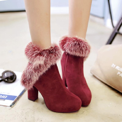 秋冬款西施绒短筒女靴圆头高跟粗跟毛毛装饰甜美淑女女靴子
