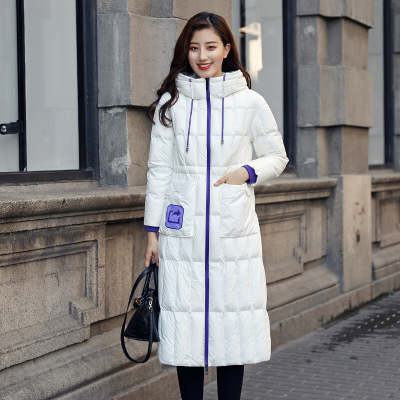 轻薄款羽绒服女长款欧洲站冬装新款过膝宽松韩版时尚连帽外套