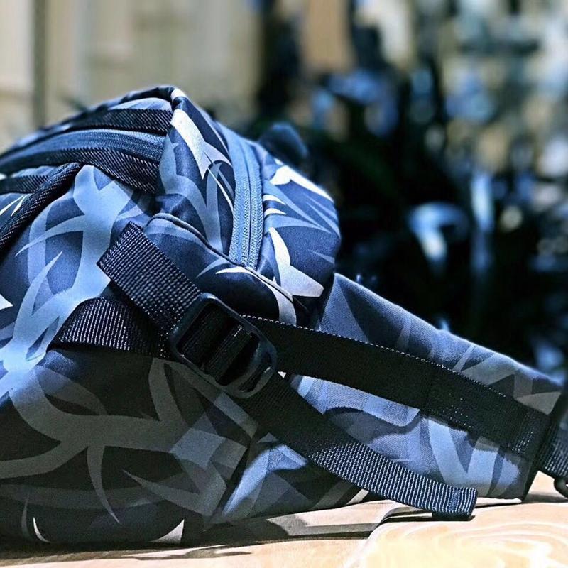 潮旗 自主自产x黑荆棘腰包 陈冠希同款 斜挎潮牌胸包 日系单肩包