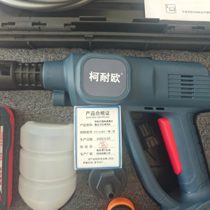 柯耐欧充电式锂电便携式高压水枪清洗机