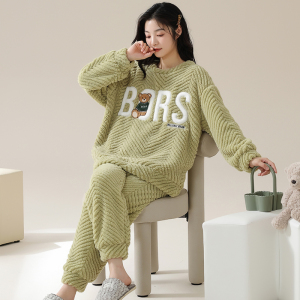 啄木鸟新款珊瑚绒睡衣女加绒加厚冬季休闲家居服保暖套装女可外穿